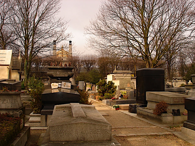 Pere la Chaise cemetary Paris